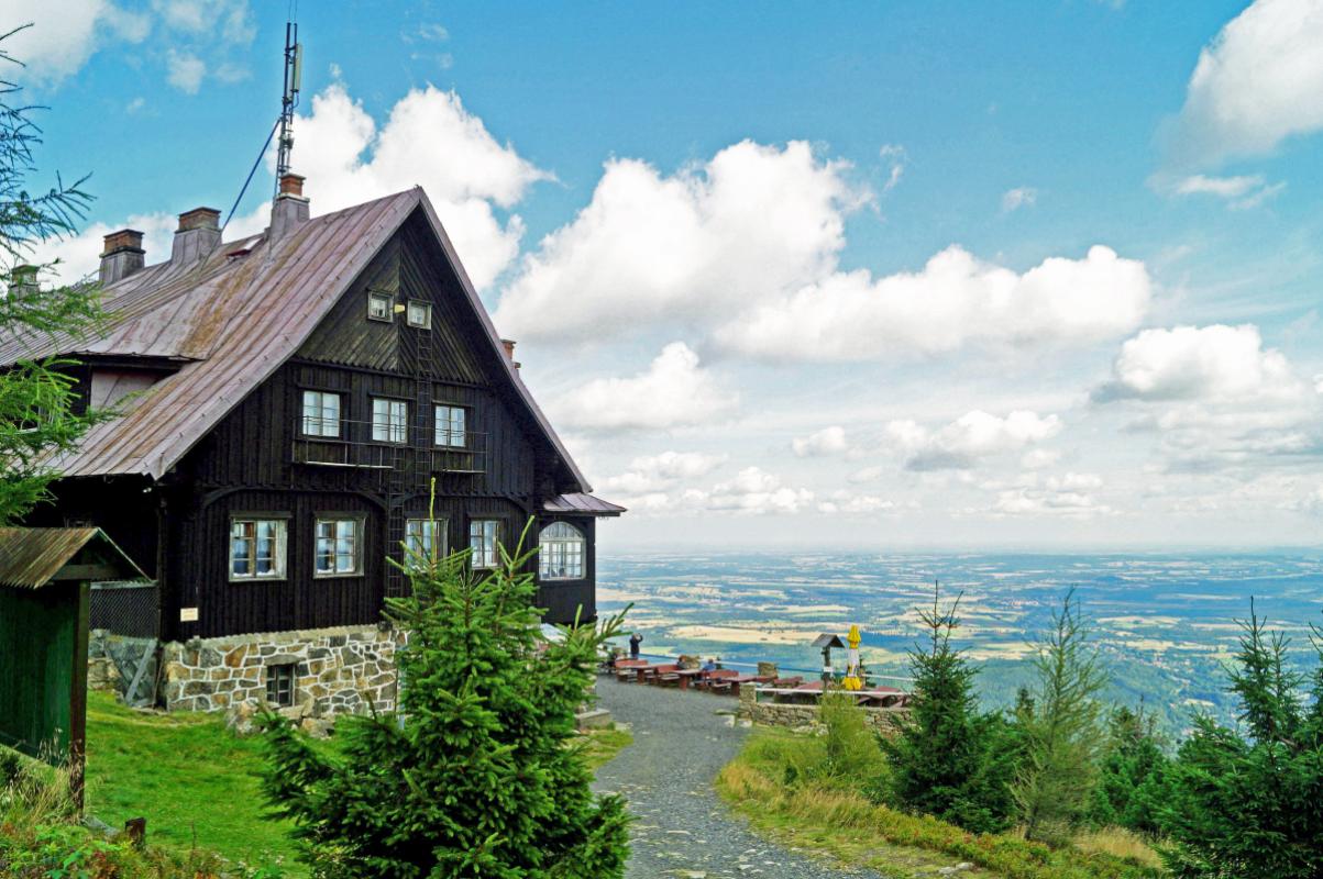 PTTK Mountain Hut on Stóg Izerski