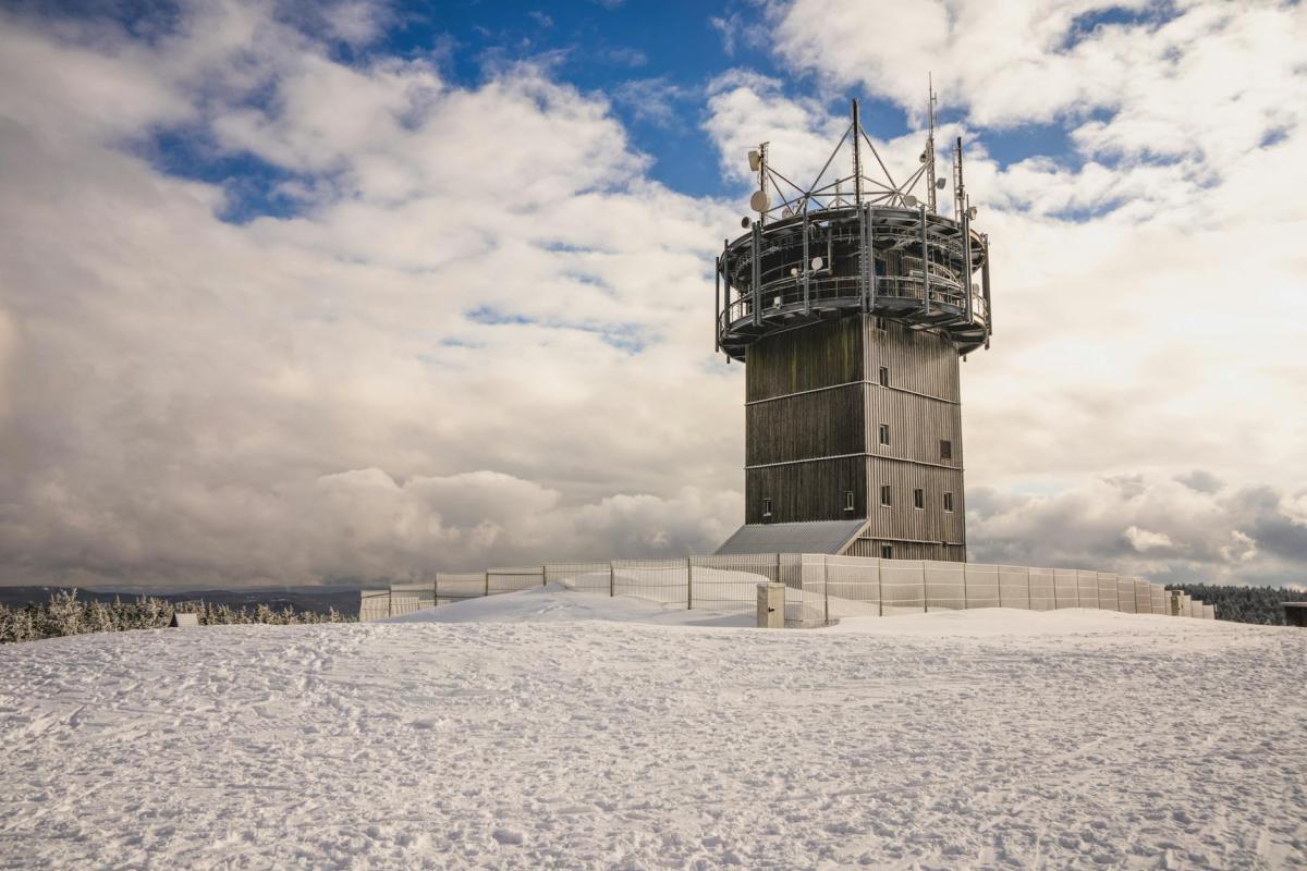 Liberec an einem Tag ab Świeradów‑Zdrój: Ještěd, Zoo, Museen und Wissenschaft unter einem Dach
