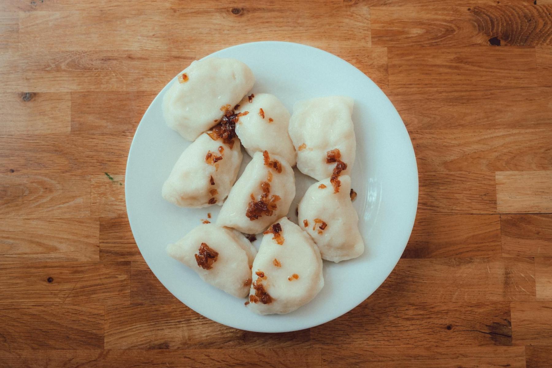Atlas knedlíků pohraničí: pierogi, knedlíky a smažený sýr od Świeradowa po Liberec