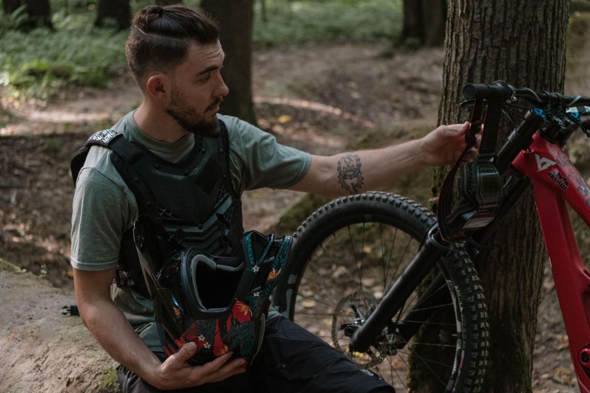 Jak powstaje flow: anatomia izerskich singletracków i bike parku — projekt, oznakowanie, nawierzchnia