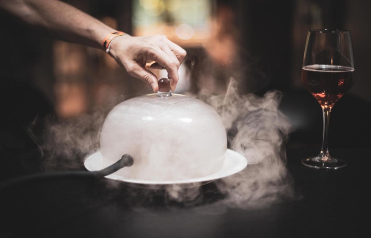 Smoked and borderland cheeses: from smoked twaróg to Czech uzené between Świeradów and Liberec