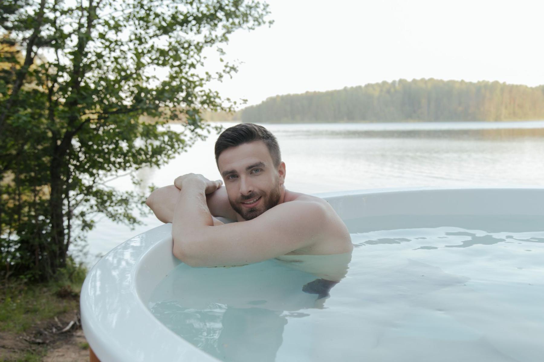 Kultura kúry: etiketa pijalny, lázní a lázeňských parků ve Świeradowě a Czerniawie (s kontextem Cieplic a Lądka)