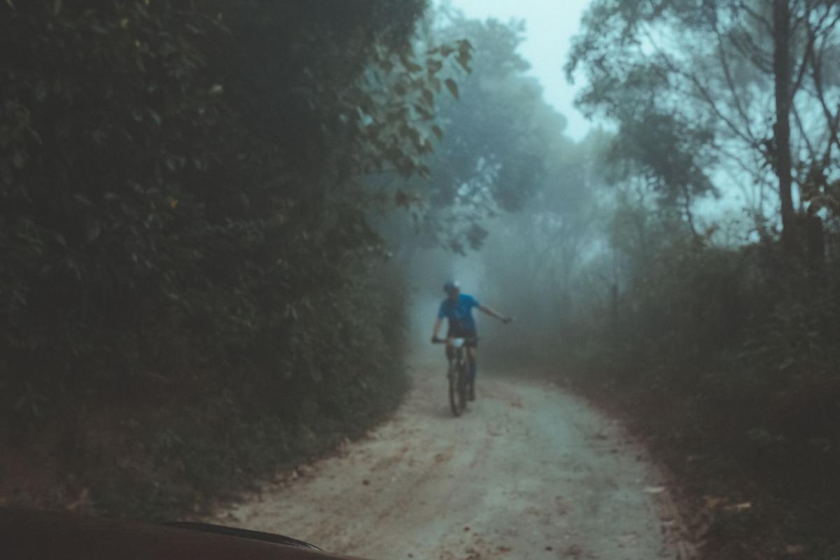 Mikrobikepacking ze Świeradowa: izerskie schroniska i czeskie osady na 2–3-dniowe pętle MTB