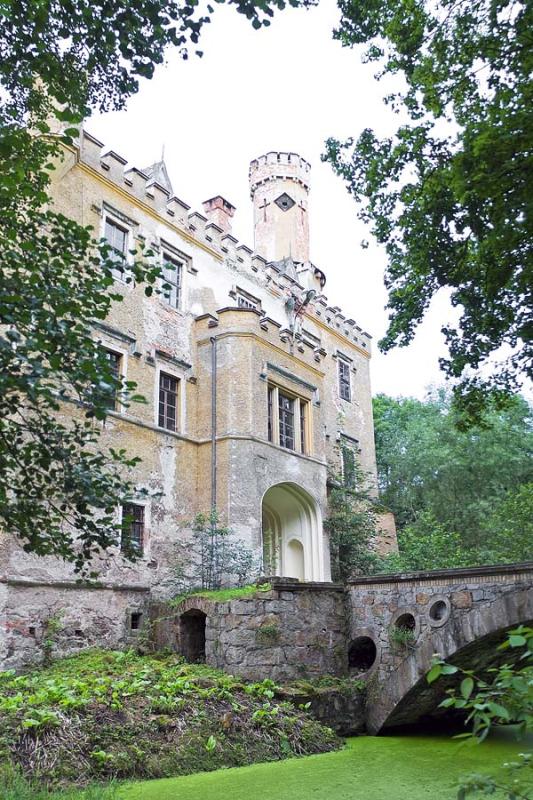 Karpniki Castle
