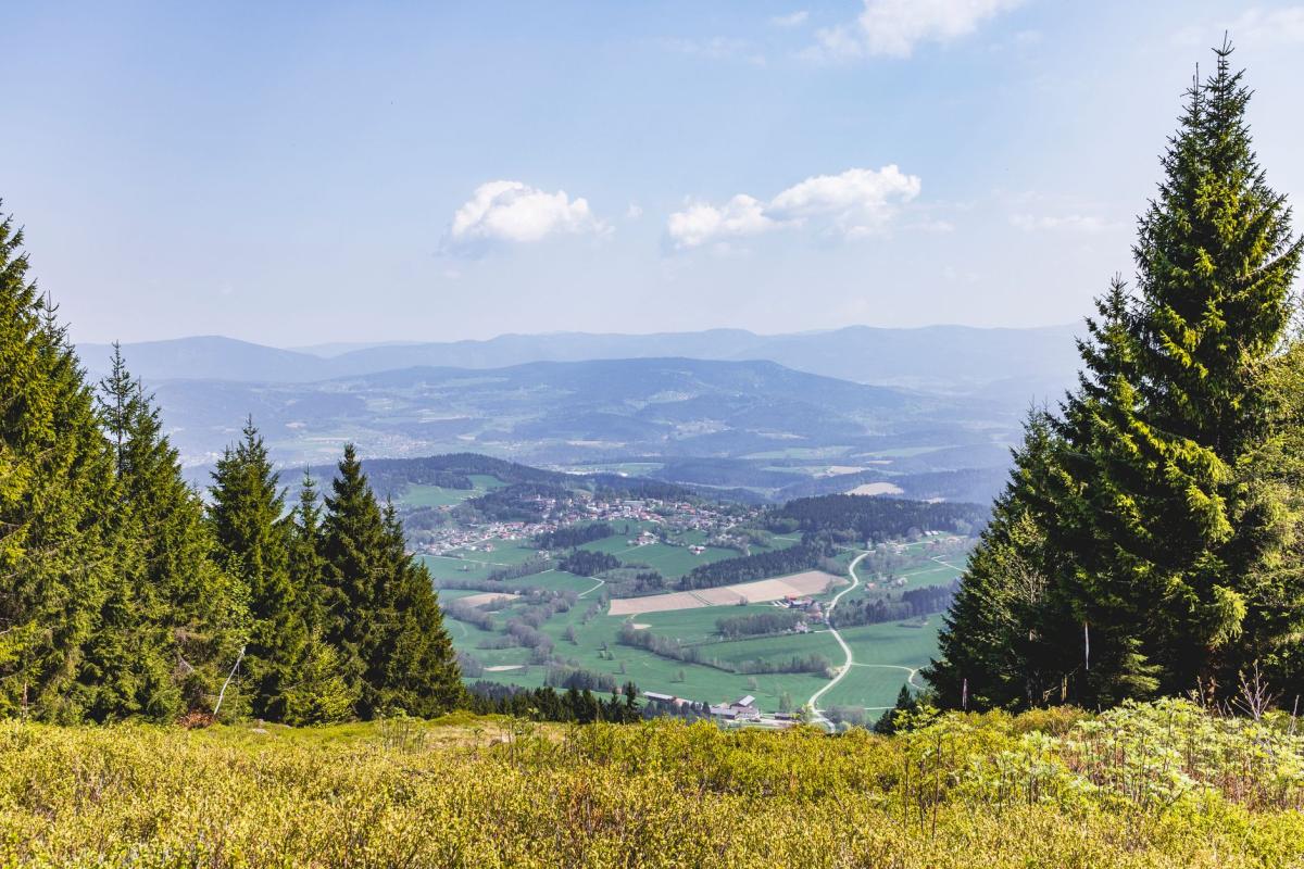 Das Isergebirge ohne Notfallplan? So retten Sie den Tag, wenn der Parkplatz voll ist, der Bus sich verspätet und das Wetter die Route ändert