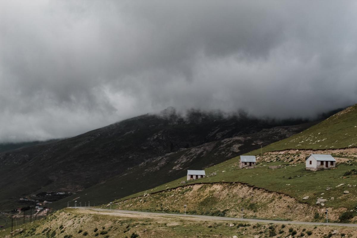 Four Scenarios for a Night in the Mountains: From Arriving After Work to Setting Out at Dawn