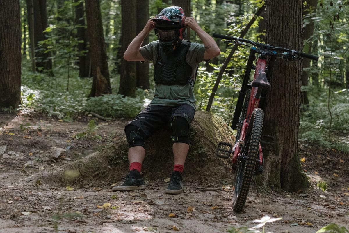 Trzy czeskie bramy Singltreku pod Smrkem: który trailhead wybrać ze Świeradowa-Zdroju?