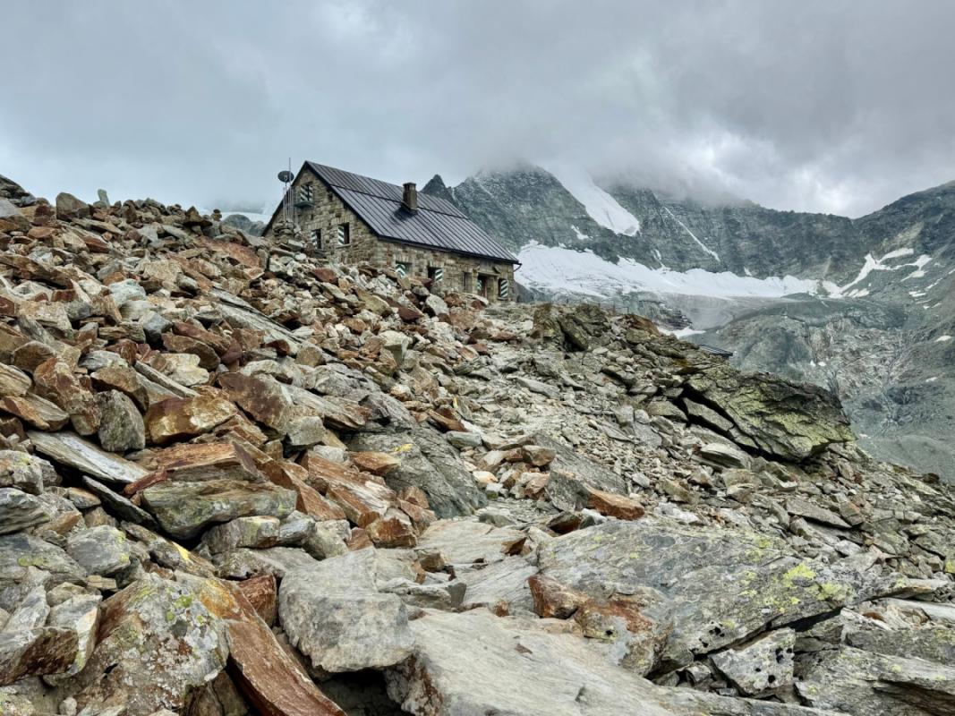 Mountain Huts and Weather: How to Read Wind, Clouds and Exposure in the Izera and Karkonosze Mountains