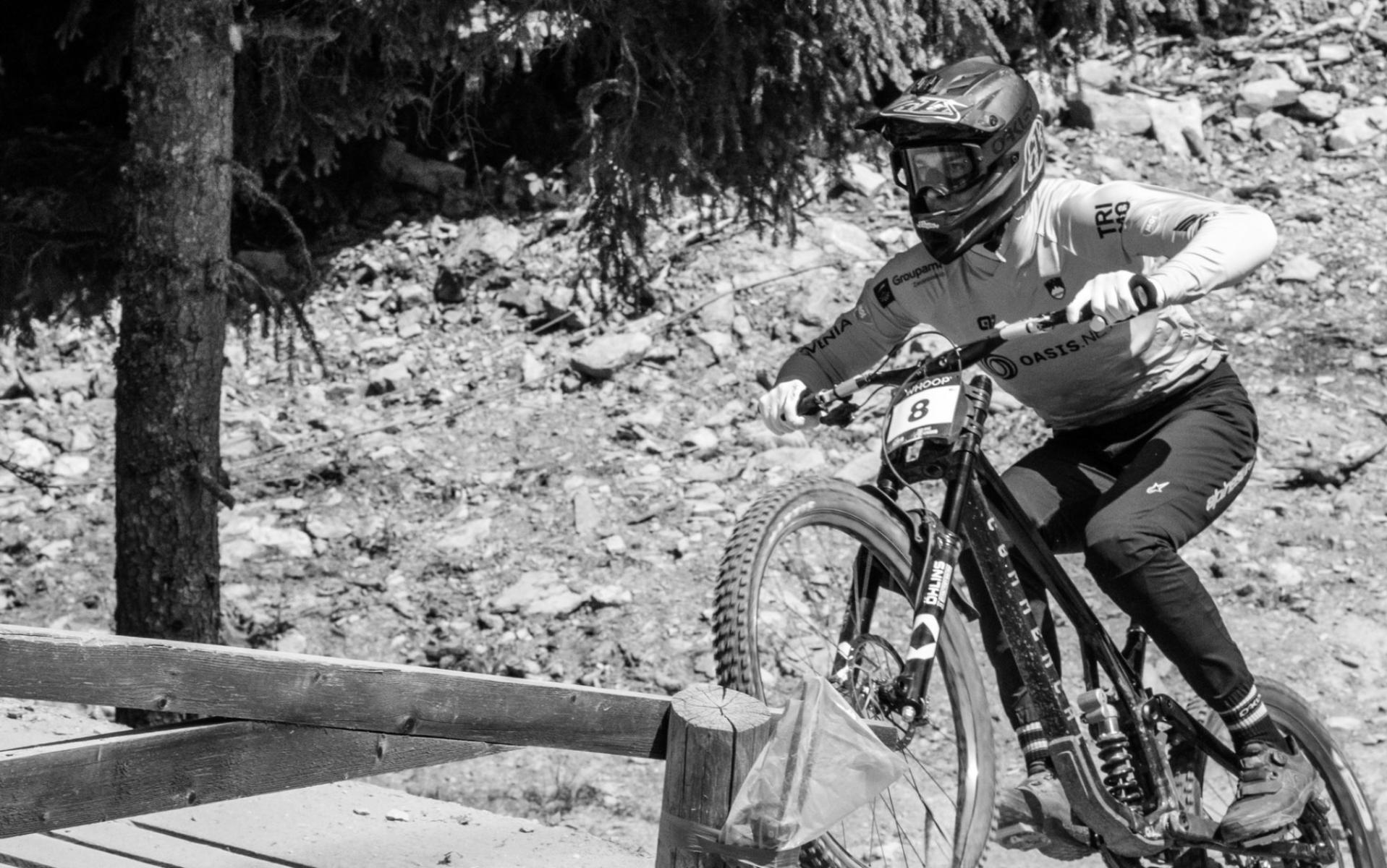 Přírodní enduro ve Świeradowě-Zdroji: jak číst Sępią Górę mimo bikeparku