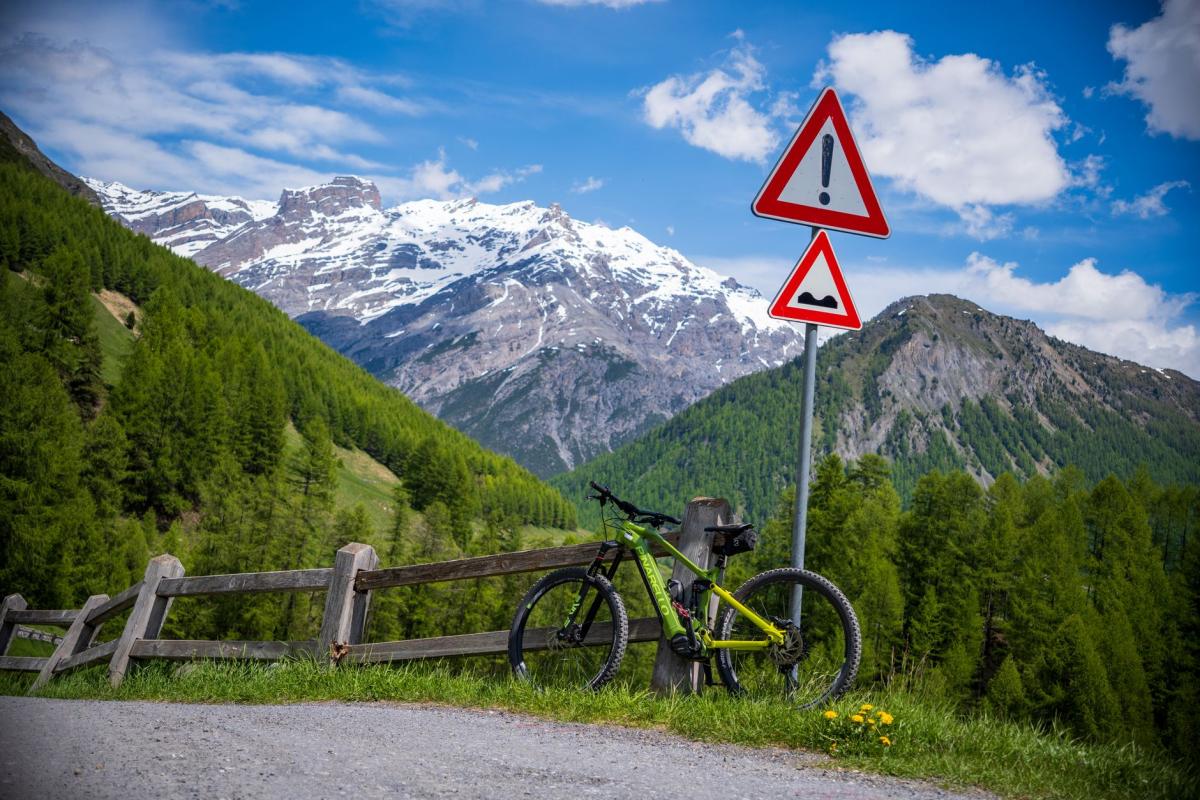 Nicht jede Linie auf der Karte ist eine Route. So erstellt man einen verlässlichen MTB-Plan im Isergebirge