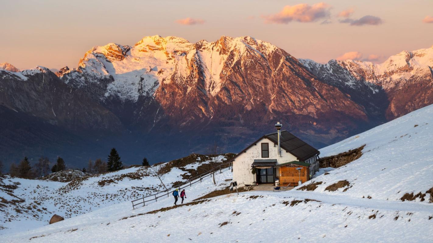 A mountain hut is not a restaurant with rooms. Who really runs a mountain refuge?
